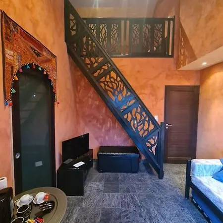 Dans Maison Familiale Avec Jardin A 800m De La